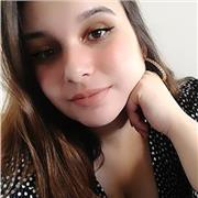 Bonjour. Je suis un portugais natif, et je propose des cours de conversation privée à Paris